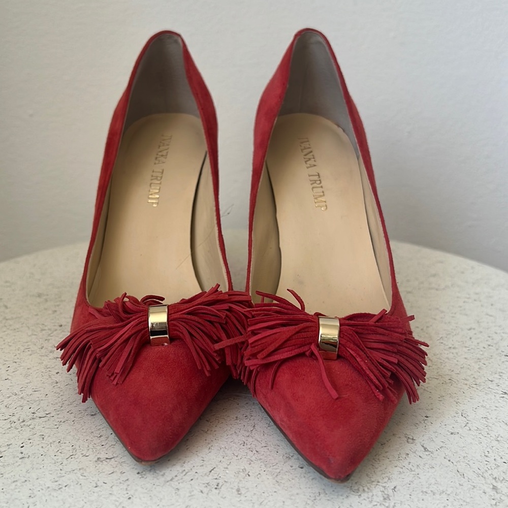 Red Pumps
